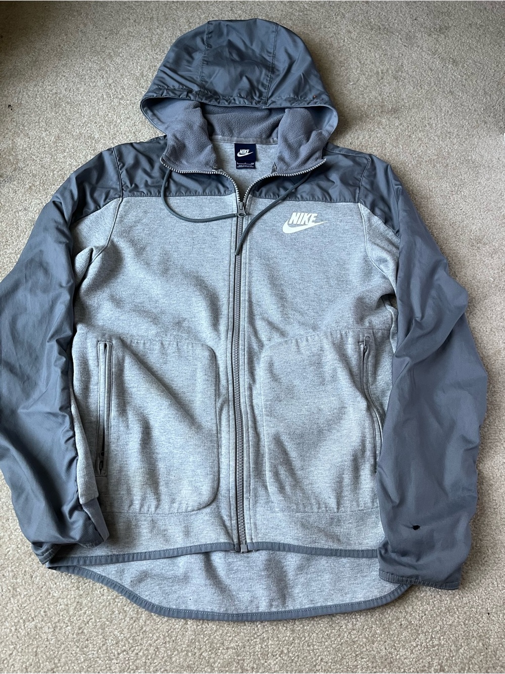 Nike Men’s Two-Tone Gray Lightweight Hooded Jacket